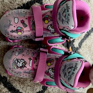 Hello kitty roller skates